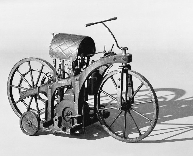 Изобретение первого мотоцикла