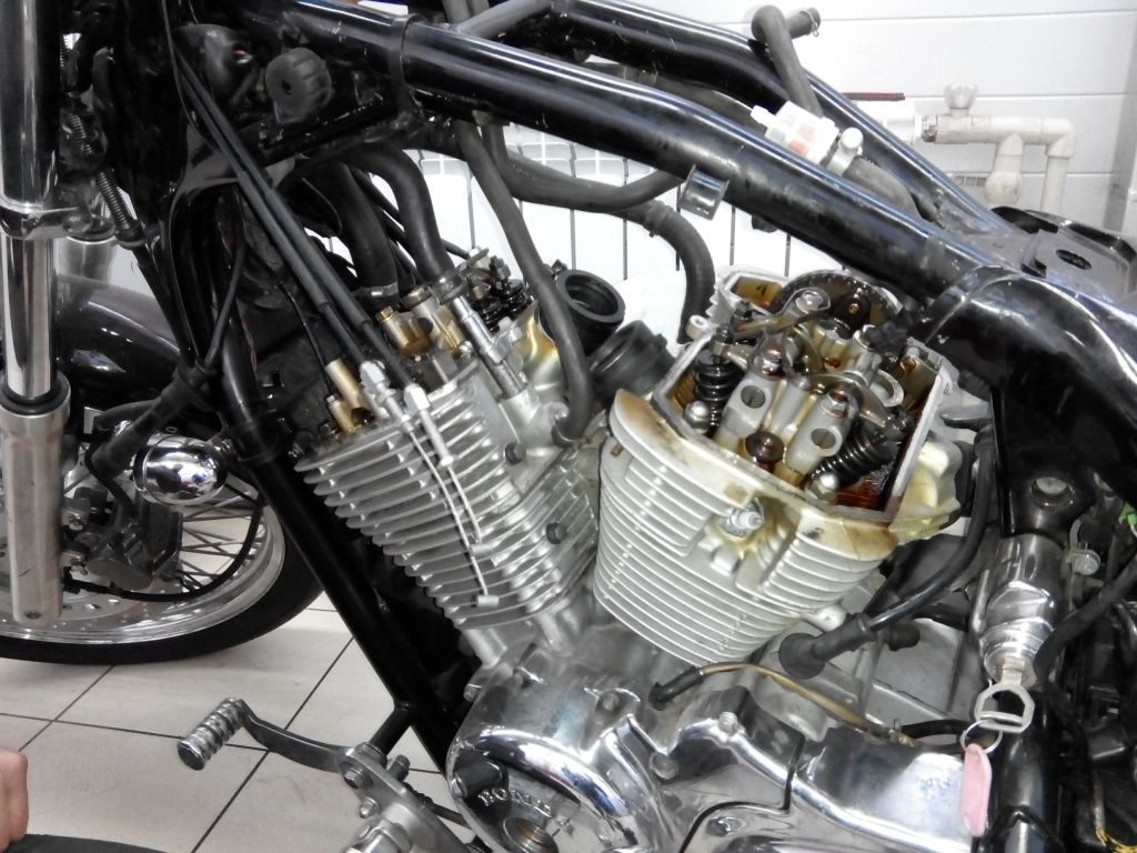 Охлаждающая жидкость в двигателе мотоцикла - зачем она нужна и какими свойствами обладает